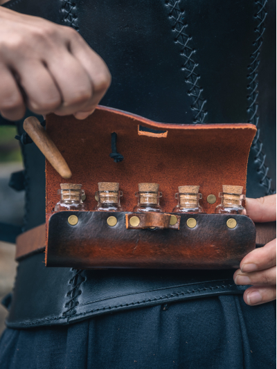 Trollfelsen Mittelalter Tranktasche 5er Holzverschluss Antik offen